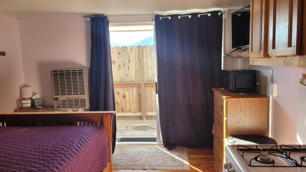 Angel Cottage With A Sauna Or The Cozy With A Jacuzzi Tub, Both Are Studios With A View Of Mount Shasta Exterior foto