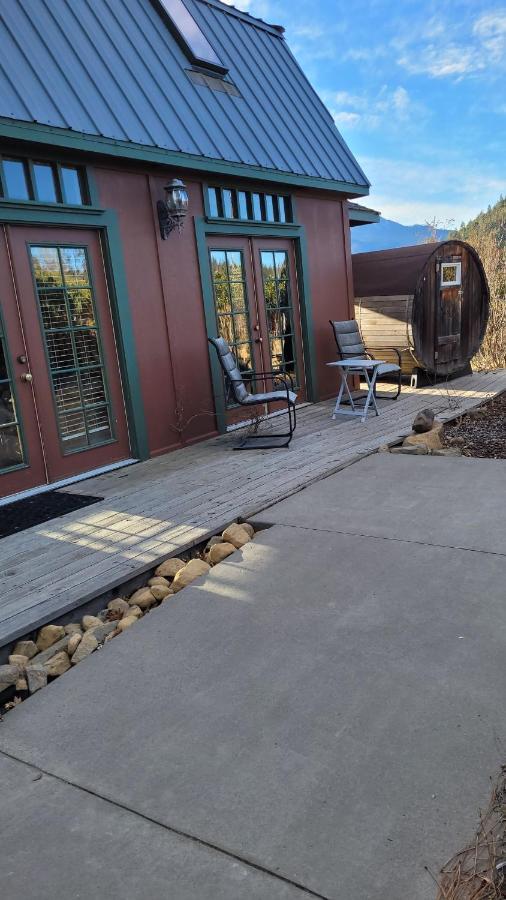 Angel Cottage With A Sauna Or The Cozy With A Jacuzzi Tub, Both Are Studios With A View Of Mount Shasta Exterior foto