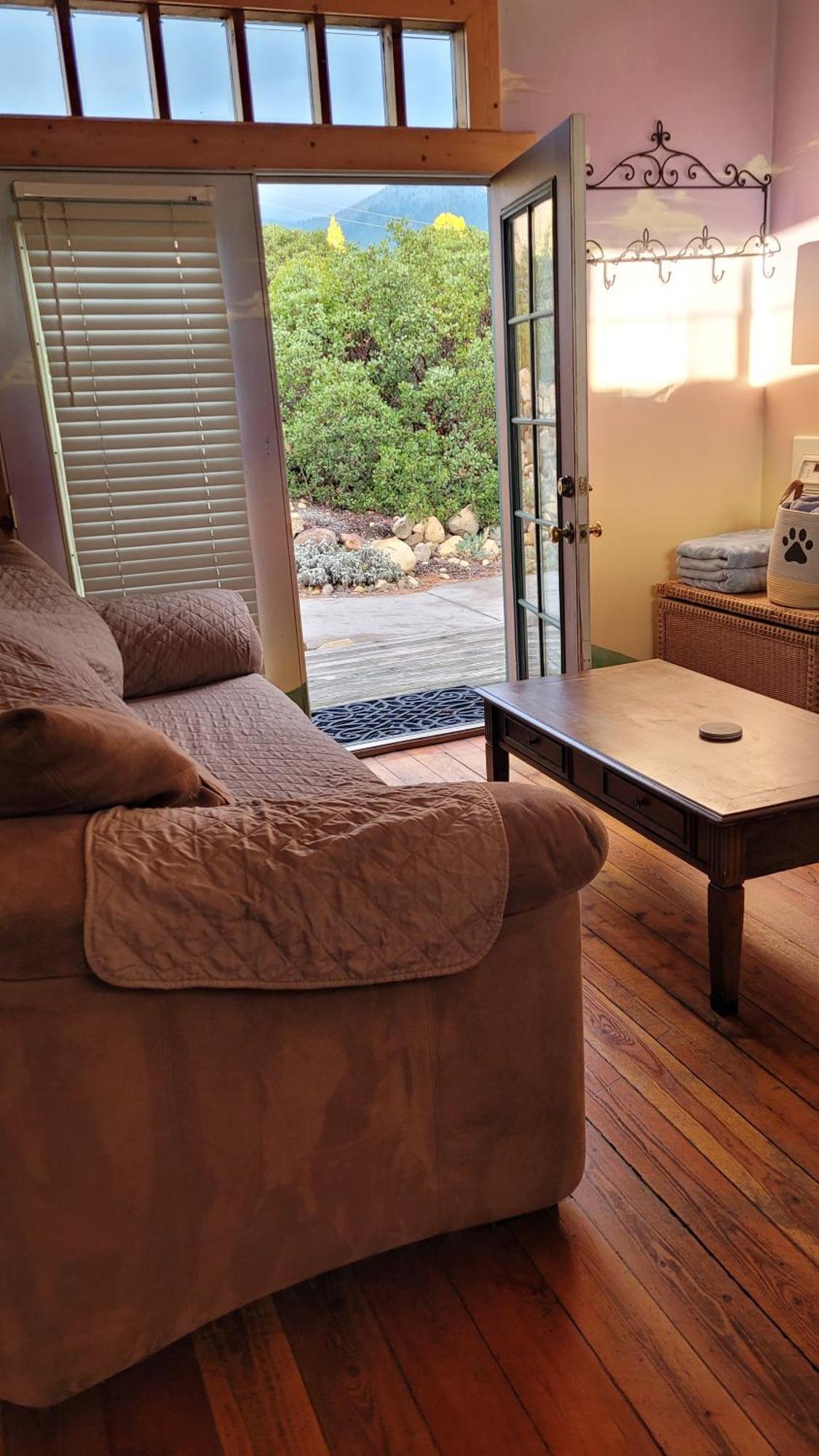 Angel Cottage With A Sauna Or The Cozy With A Jacuzzi Tub, Both Are Studios With A View Of Mount Shasta Zimmer foto